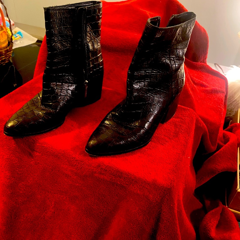 Black Booties- excellent used  size 6